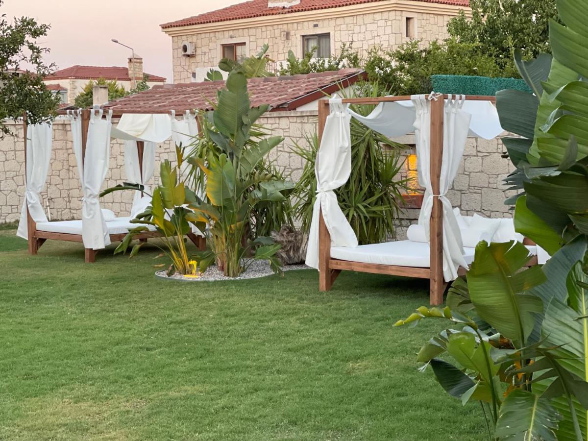 Triangulo Hotel Alacati Exterior photo